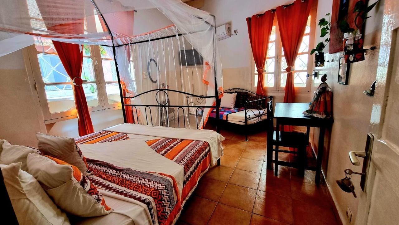 Chez Coumbis Bed & Breakfast Gorée Dış mekan fotoğraf