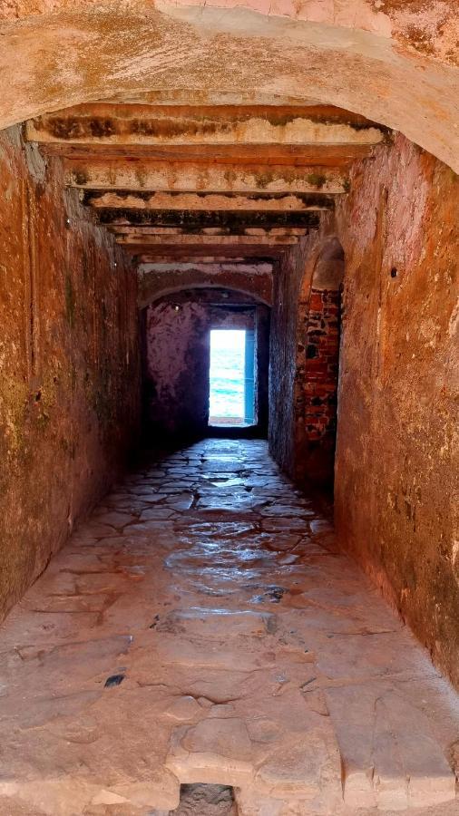 Chez Coumbis Bed & Breakfast Gorée Dış mekan fotoğraf